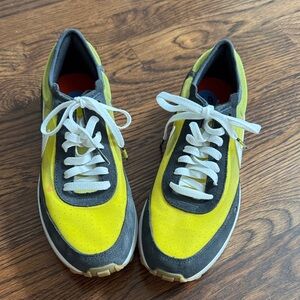 NIKE Kids Yellow and Black Sneakers